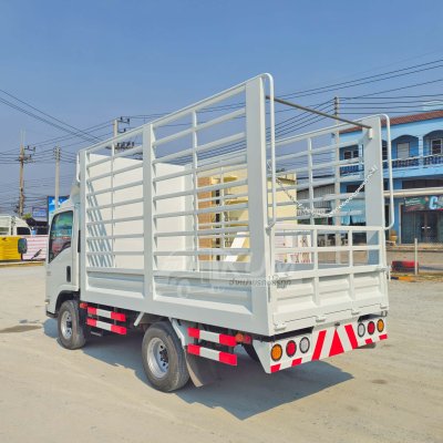 สี่ล้อคอก ISUZU NLR 130 แรง ปี 2555