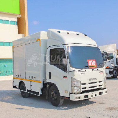 หกล้อตู้ ISUZU NMR 130 แรง ปี 2558