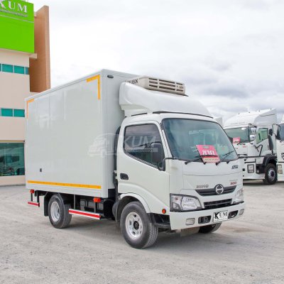 สี่ล้อตู้เย็น HINO XZU 136 แรง ปี 2566