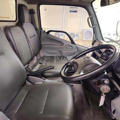 สี่ล้อตู้ HINO XZU 136 แรงม้า ปี 63 ราคาพิเศษ