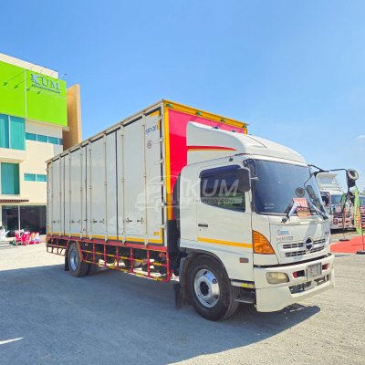 หกล้อตู้สิบบาน HINO FG8J 212 แรง ปี 2556