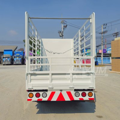 สี่ล้อคอก ISUZU NLR 130 แรง ปี 2555