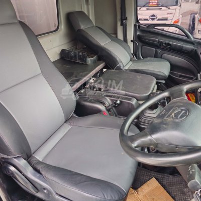 สิบล้อพื้นเรียบ HINO FL8J 260 แรง ปี 2560