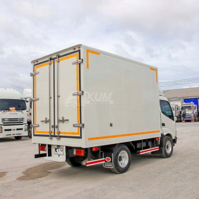 สี่ล้อตู้เย็น HINO XZU 136 แรง ปี 2566