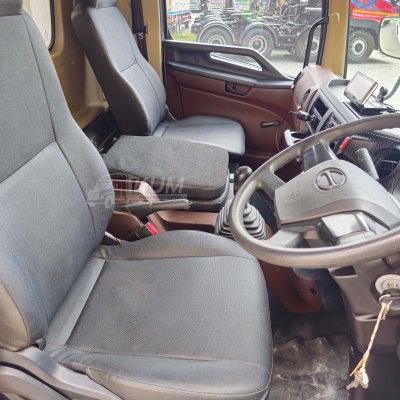 หกล้อโดยสาร HINO Dominator 175 แรงม้า ปี 63