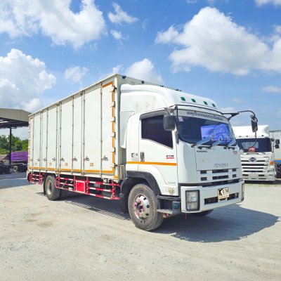 หกล้อตู้สิบบาน ISUZU FTR 240 แรงม้า ปี 58 หกล้อตู้สิบบาน ISUZU FTR 240 แรงม้า ปี 58