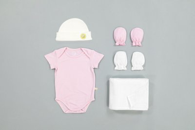 Newborn Gift Basket: Pink Set (Size S)