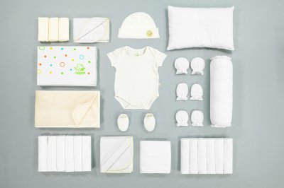 เซ็ทของใช้เตรียมคลอด (Welcome to the World Newborn Set -  (Natural White)