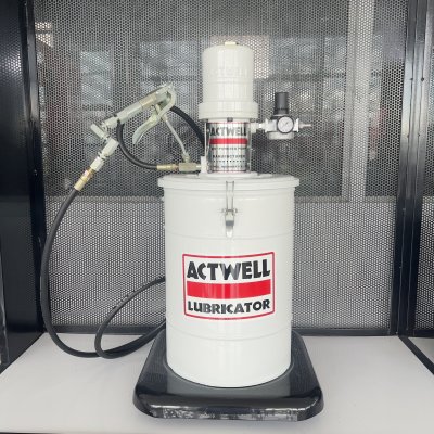 ชุดถังอัดจารบี ACTWELL แบบใช้ลม รุ่น S482-R ขนาด 30 KG.พร้อมเกจวัด