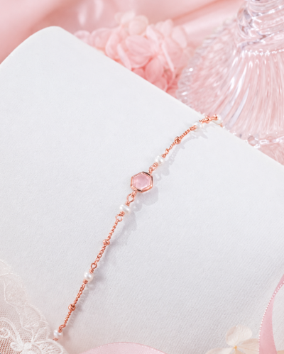 Lumina Hive - Rose Quartz & Pearl Bracelet หินแห่งความรัก เยียวยาหัวใจ ลดกังวล สมดุลชีวิต เพิ่มความแข้มแข็ง