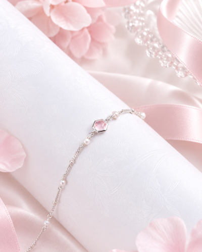 Lumina Hive - Rose Quartz & Pearl Bracelet หินแห่งความรัก เยียวยาหัวใจ ลดกังวล สมดุลชีวิต เพิ่มความแข้มแข็ง