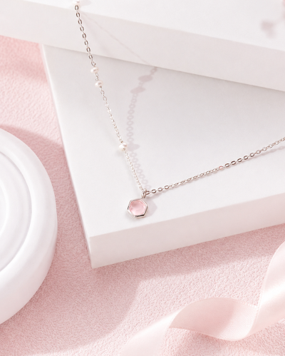 Lumina Hive สร้อยคอ หินแห่งความรัก เยียวยาหัวใจ ลดกังวล สมดุลชีวิต เพิ่มความแข้มแข็ง - Rose Quartz & Pearl Necklace