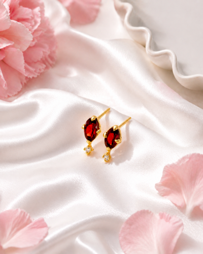 Side by Shine ตุ้มหูหินนำโชค เสริมมิตรภาพ การตัดสินใจ ความสำเร็จและมั่นคง - Garnet & White Topaz Earrings