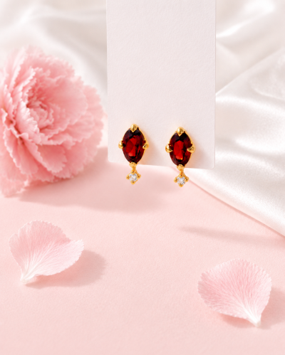 Side by Shine ตุ้มหูหินนำโชค เสริมมิตรภาพ การตัดสินใจ ความสำเร็จและมั่นคง - Garnet & White Topaz Earrings