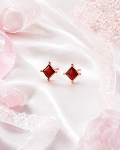 Starlit Glow - Red Garnet Earrings ตุ้มหูหินนำโชค จิตใจชัดเจน เสริมมิตรภาพ ความมั่นคงในใจ ความสำเร็จและก้าวหน้า