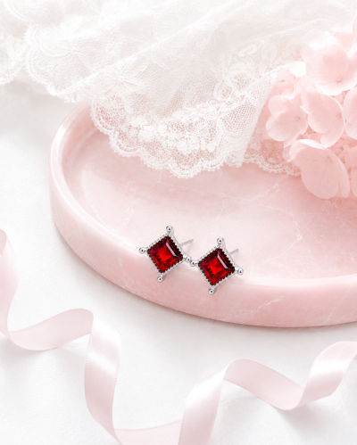 Starlit Glow - Red Garnet Earrings ตุ้มหูหินนำโชค จิตใจชัดเจน เสริมมิตรภาพ ความมั่นคงในใจ ความสำเร็จและก้าวหน้า
