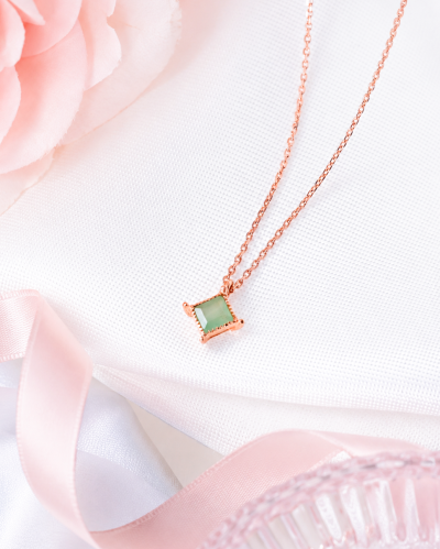 Starlit Glow - Green Quartz Necklace สร้อยคอหินนำโชค เสริมความสงบ สมาธิ เพิ่มสมดุลอารมณ์ ชัดเจนทางความคิด