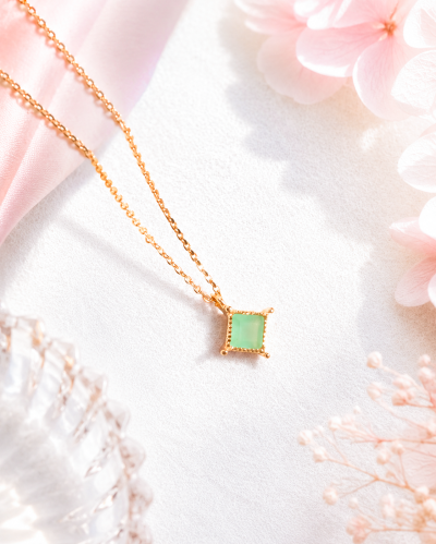 Starlit Glow - Green Quartz Necklace สร้อยคอหินนำโชค เสริมความสงบ สมาธิ เพิ่มสมดุลอารมณ์ ชัดเจนทางความคิด