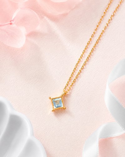 Starlit Glow - Blue Topaz Necklace สร้อยคอหินนำโชค เสริมการสื่อสาร ลดความเครียด ใจสงบนิ่ง เพิ่มพลังบวก