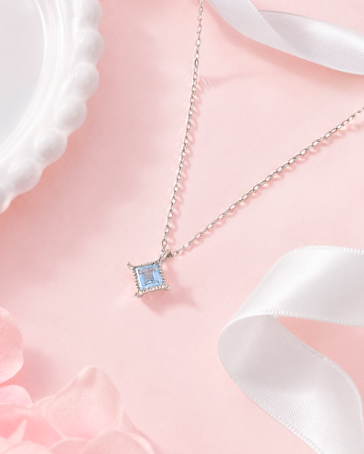Starlit Glow - Blue Topaz Necklace สร้อยคอหินนำโชค เสริมการสื่อสาร ลดความเครียด ใจสงบนิ่ง เพิ่มพลังบวก