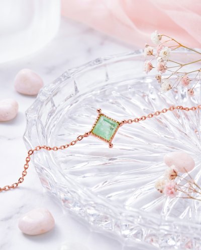 Starlit Glow - Green Quartz Bracelet สร้อยข้อมือหินนำโชค เสริมความสงบ สมาธิ เพิ่มสมดุลอารมณ์ ชัดเจนทางความคิด