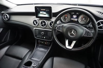 Mercedes-Benz GLA 200 ปี 2017