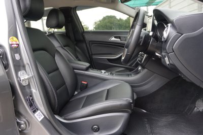 Mercedes-Benz GLA 200 ปี 2017
