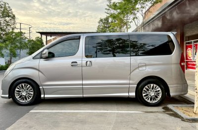 Hyundai Grand Starex Premium 2.5 AT ปี 2015