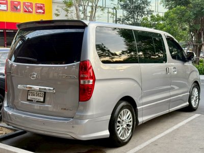 Hyundai Grand Starex Premium 2.5 AT ปี 2015