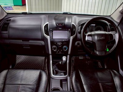 ISUZU DMAX Hi - Lander Cab 2.5 VGS Z ปี 2013