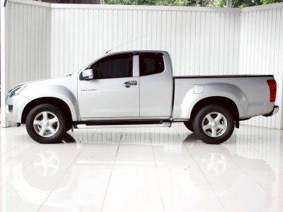 ISUZU DMAX Hi - Lander Cab 2.5 VGS Z ปี 2013 ISUZU DMAX Hi - Lander Cab 2.5 VGS Z ปี 2013