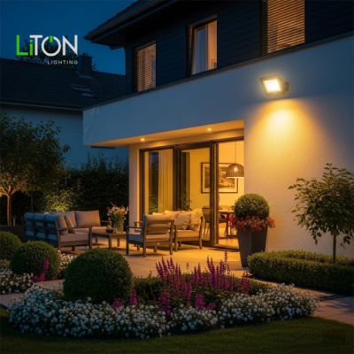 โคมฟลัดไลท์ LED SMD รุ่น DELTA  Daylight (แสงขาว) และ Warmwhite (แสงส้ม)