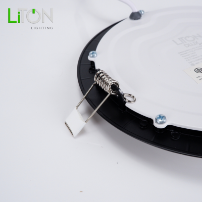LED Downlight Panel มีขอบ สีดำ รุ่น DLUX หน้ากลม Daylight (แสงขาว) และ Warmwhite (แสงส้ม)