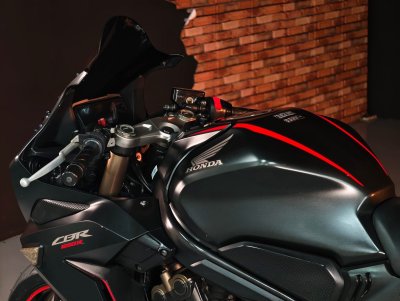 HONDA CBR650R
