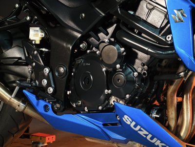 SUZUKI GSX-S750