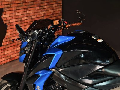SUZUKI GSX-S750