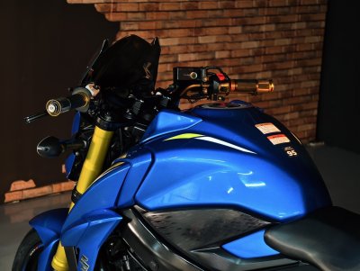 SUZUKI GSX-S750
