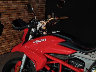 DUCATI HYPERMOTARD 939