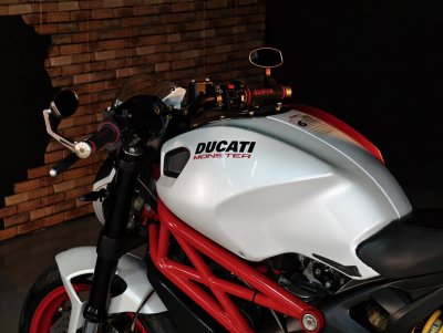 DUCATI MONSTER 796 DP