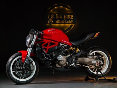 DUCATI MONSTER 821