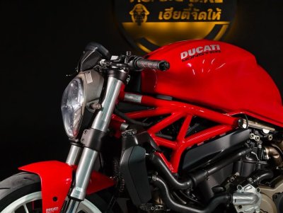 DUCATI MONSTER 821