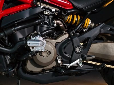 DUCATI MONSTER 821