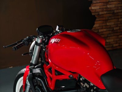 DUCATI MONSTER 821