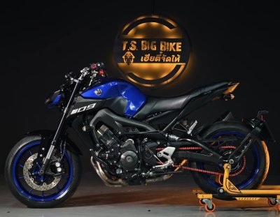 YAMAHA MT-09