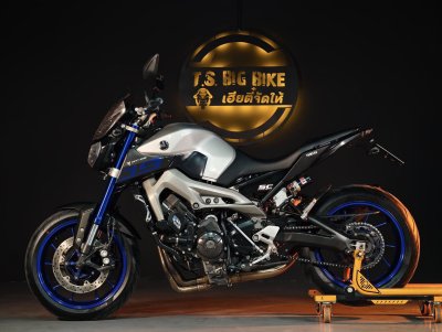 YAMAHA MT-09