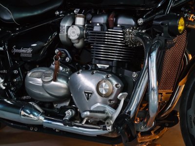 TRIUMPH BONNEVILLE SPEEDMASTER