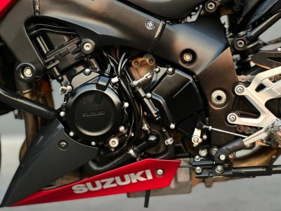 SUZUKI 2015