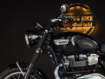 TRIUMPH BONNEVILLE T100