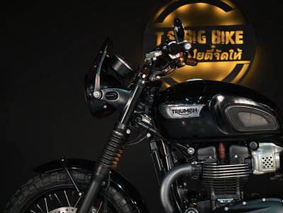 TRIUMPH BONNEVILLE T100 BLACK