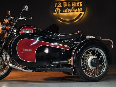 TRIUMPH BONNEVILLE T100 SIDECARS